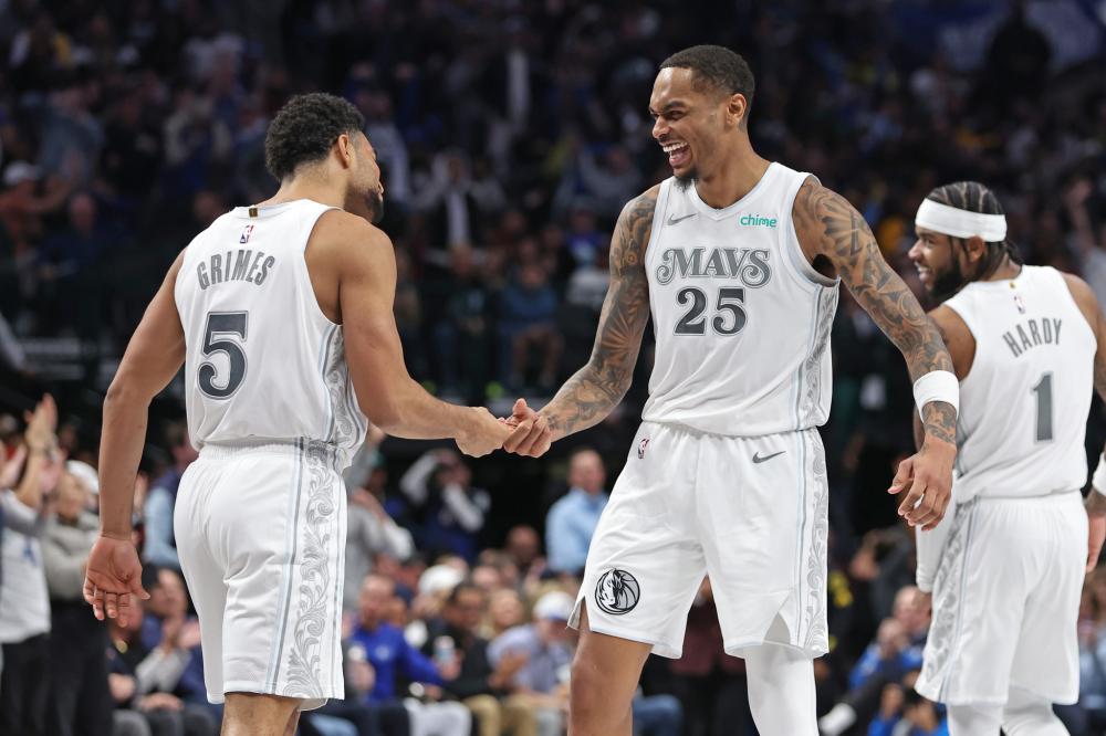 发出无与伦 发出无与伦