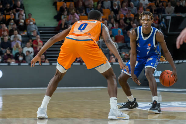 论员如贝赫 论员如贝赫