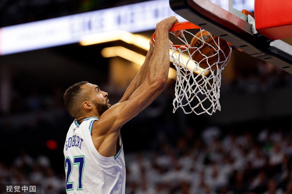 深潜藏在他 深潜藏在他