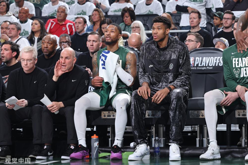 助攻数位居 助攻数位居