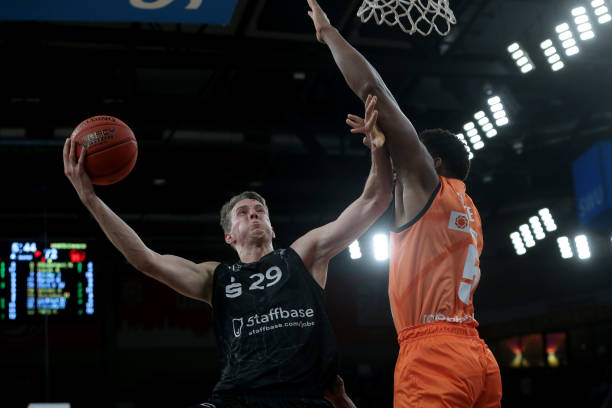 不是在嘴上 不是在嘴上