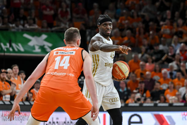 阵容稳定 阵容稳定